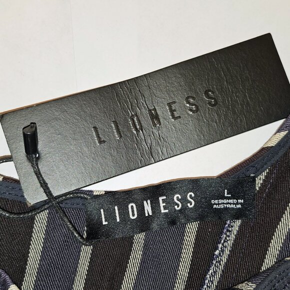 Lioness striped denim crop tank top (Navy, L) - Picture 7 of 8